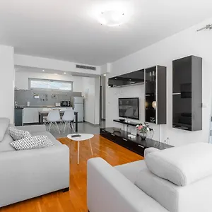 App 2 Novigrad Istria