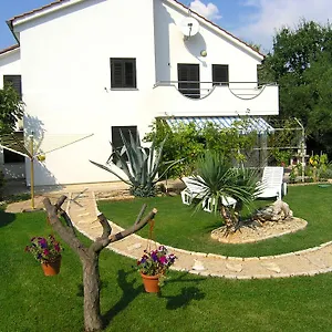 https://apartmani-dolencic.primorje-gorskikotar.com